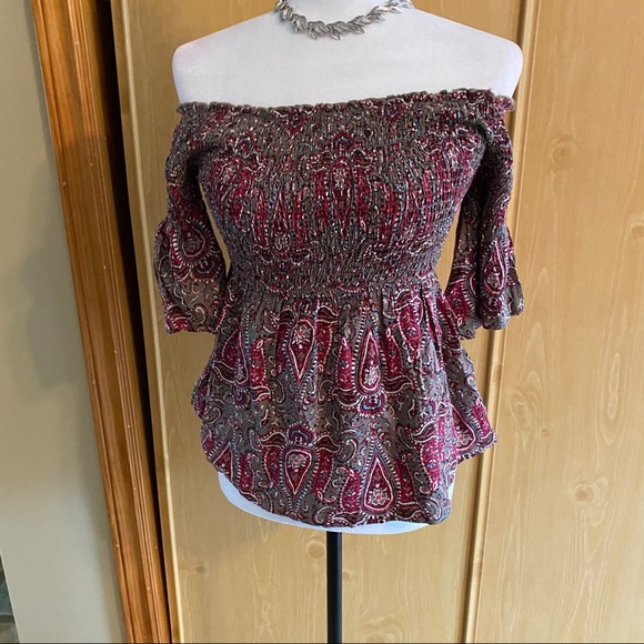 Hollister • Paisley Ruched Blouse - Picture 2 of 9